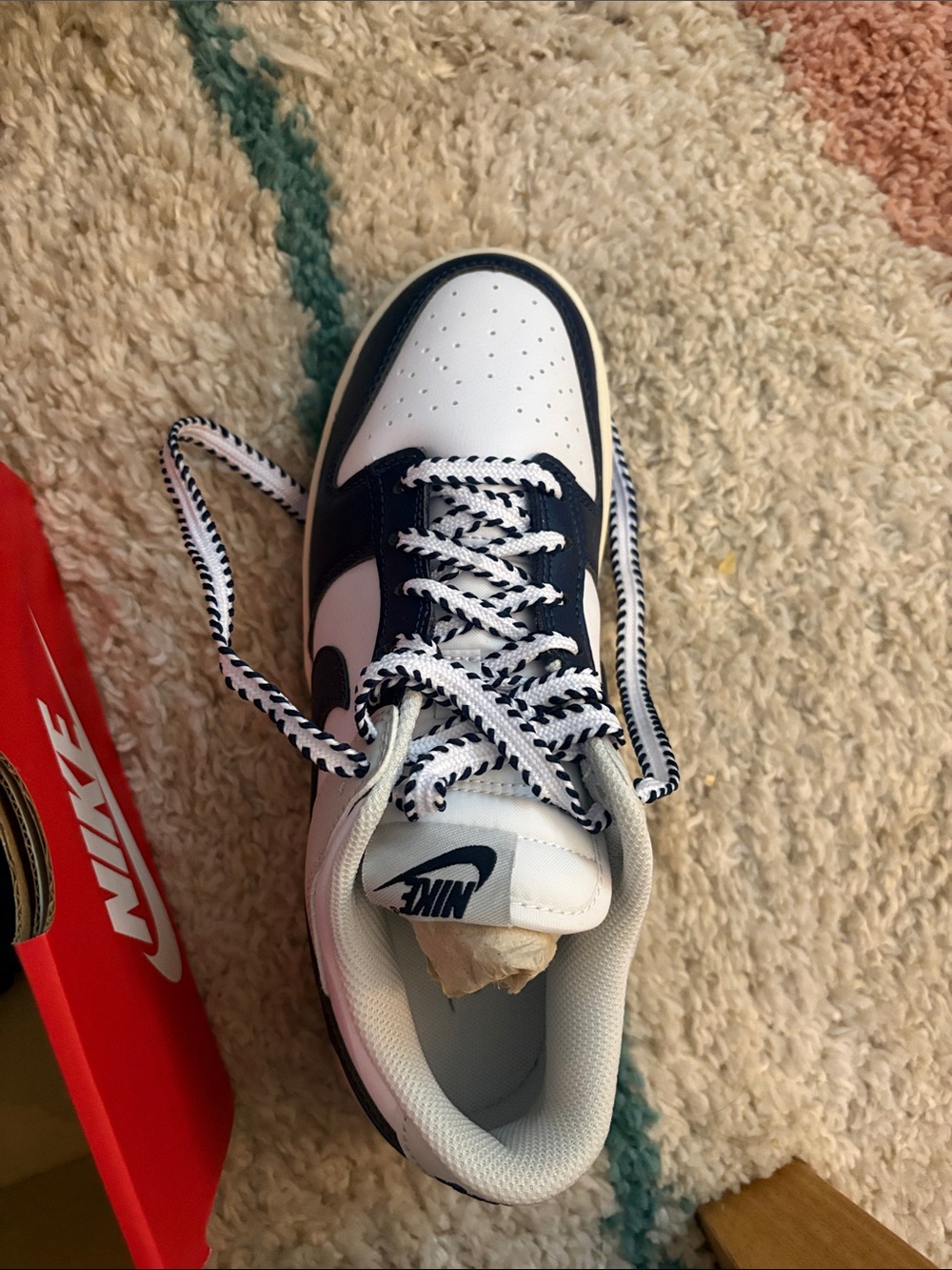 Nike Women’s Yankees Collab White and Navy Low-Top Sneakers with Patterned Laces